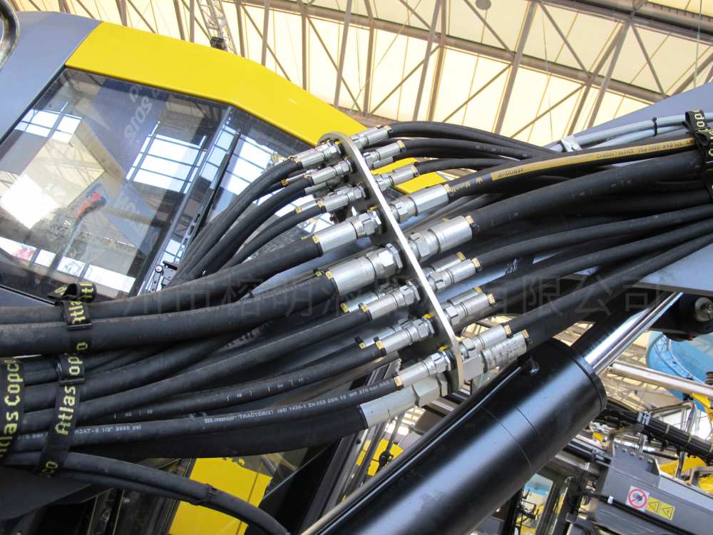 高壓膠管怎么選用(怎樣正確選擇高壓膠管)